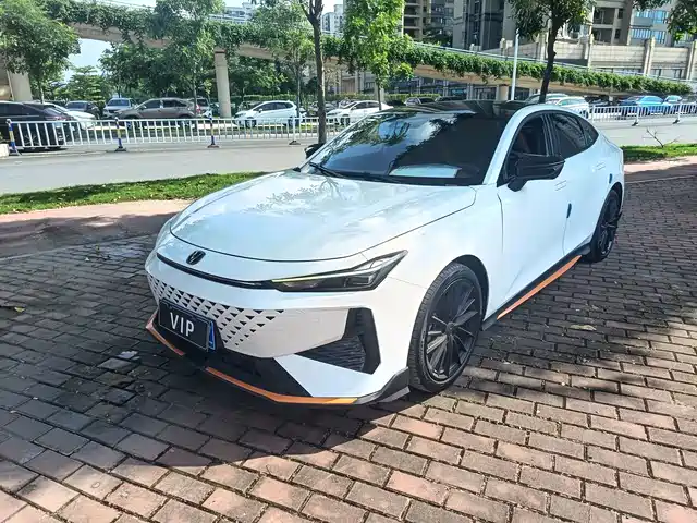 Changan UNI-V 2024