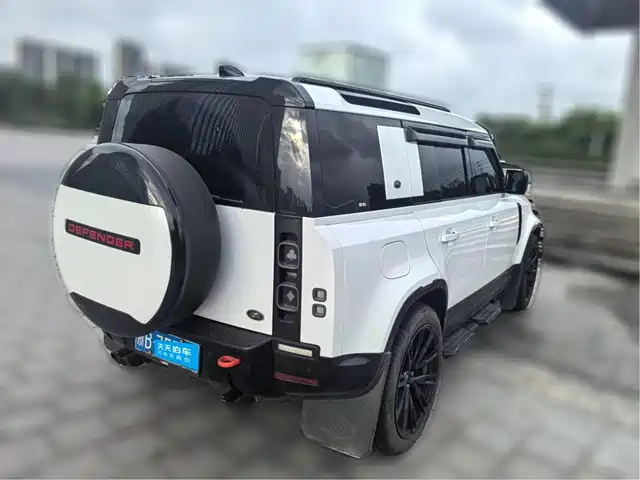 Land Rover Defender 2023 Facelift 110 3.0T P400 X — фото 2