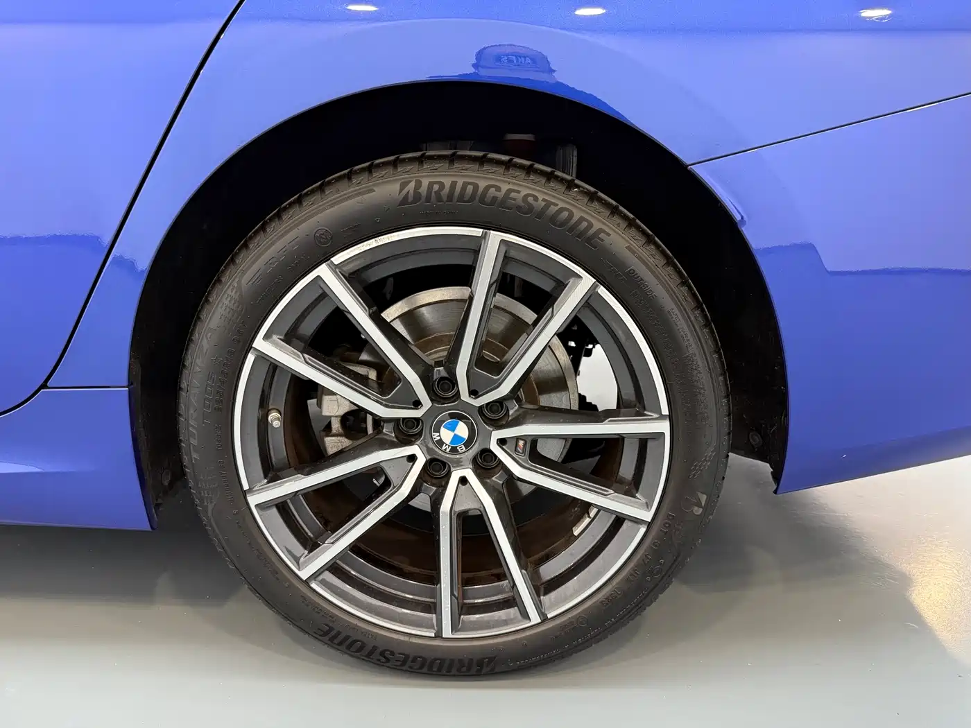 BMW 3 Series 2023 325Li xDrive M Sport Package фото 17