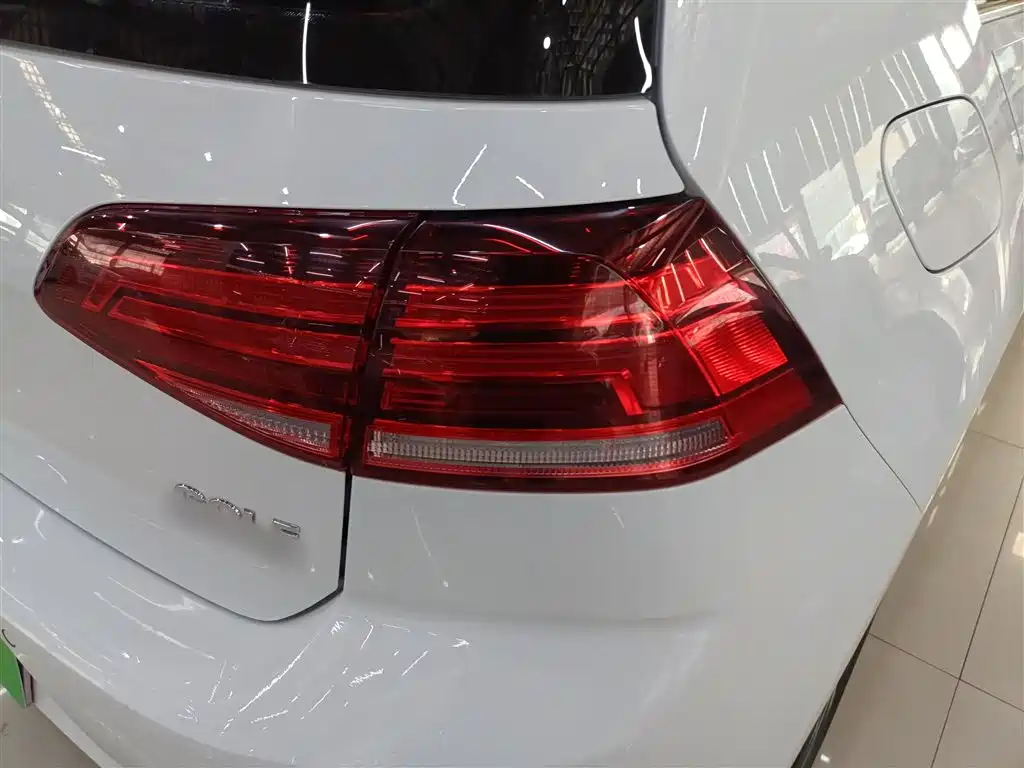 Volkswagen Golf 2020 Beloved Edition 200TSI DSG Comfort Progressive фото 8