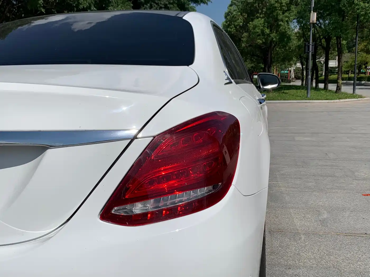 Photo 12 - Mercedes-Benz C-Class