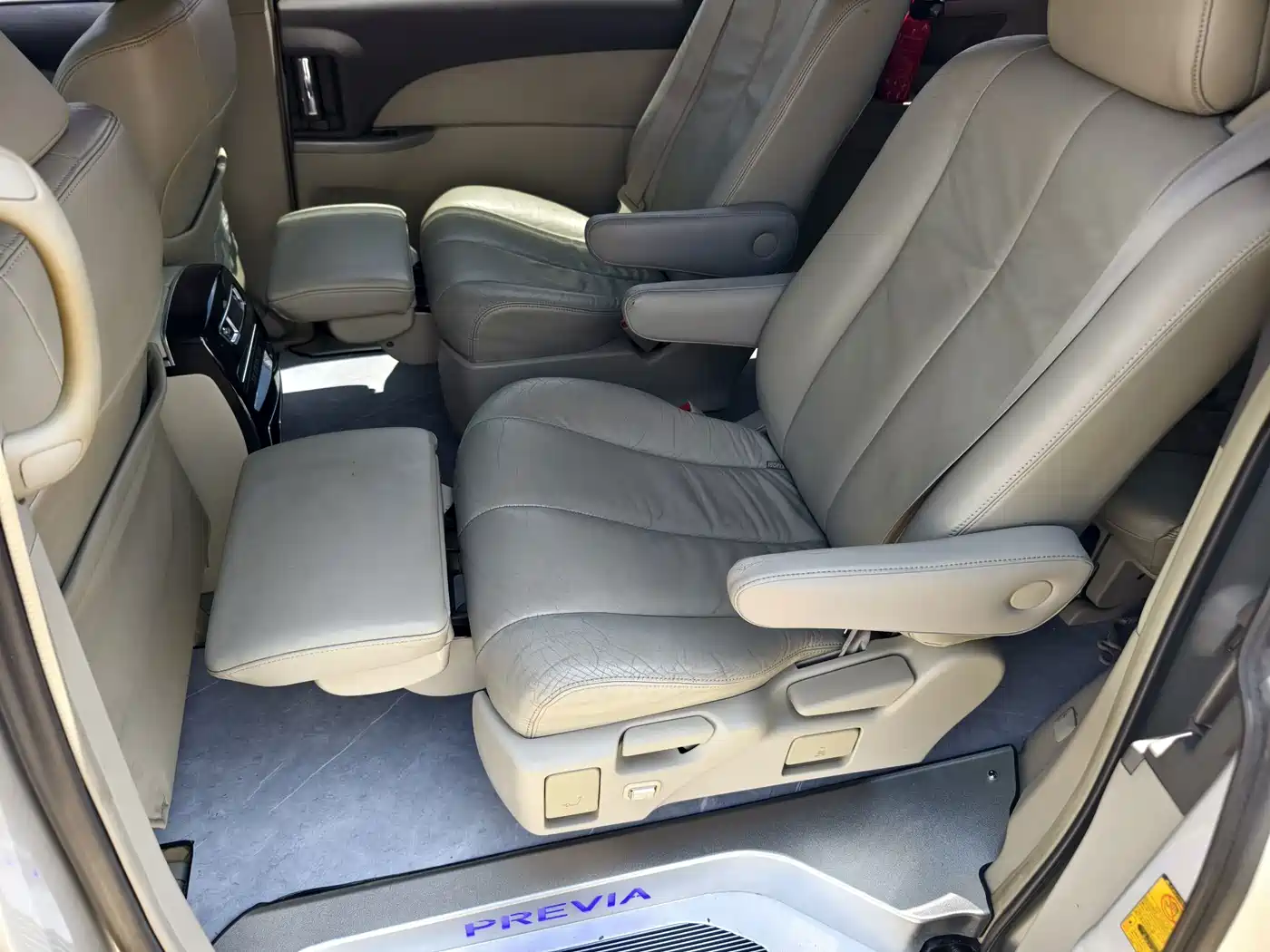 Toyota Previa 2010 2006 Model 2.4L 7-Seater Luxury Edition