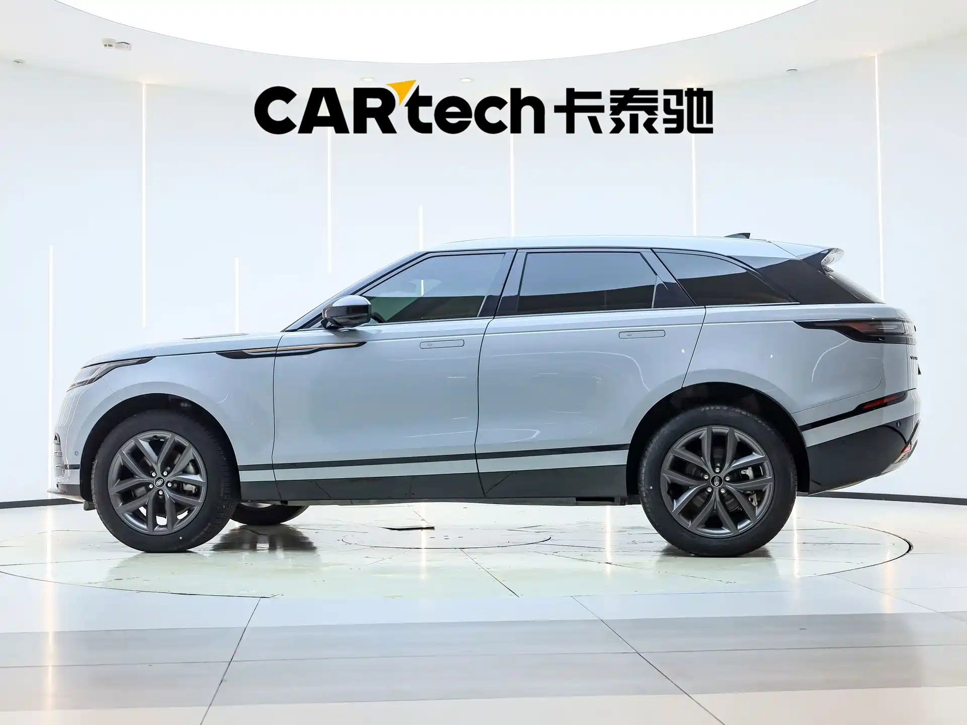 Фото 4 - Land Rover Range Rover Velar