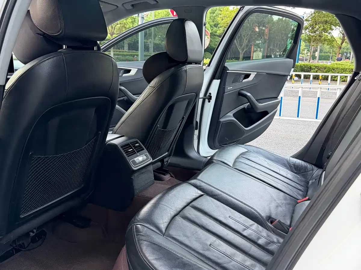 Audi A4L 2018 30th Anniversary 40 TFSI Fashion фото 10