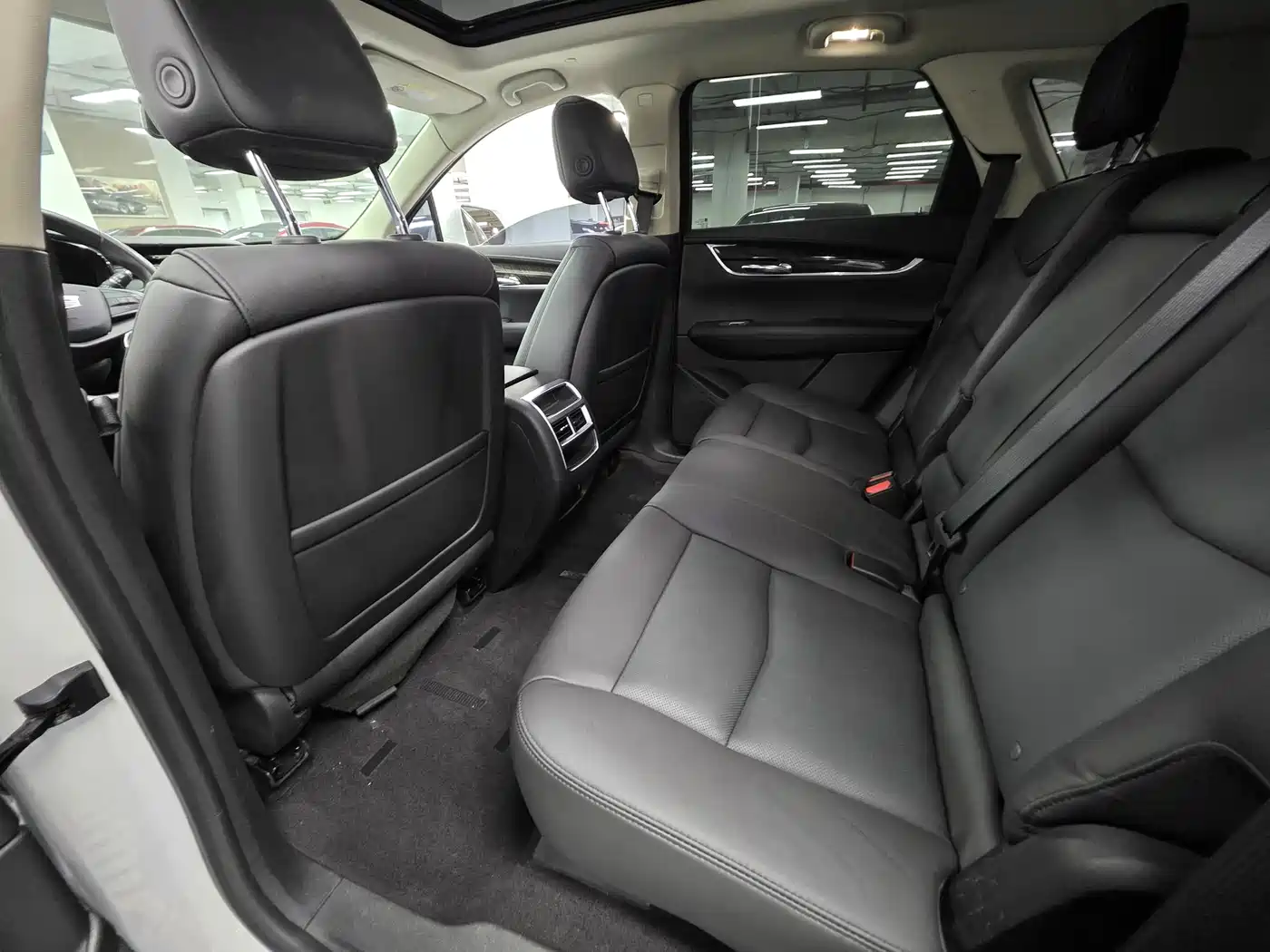 Cadillac XT5 2016 25T Luxury Model фото 10