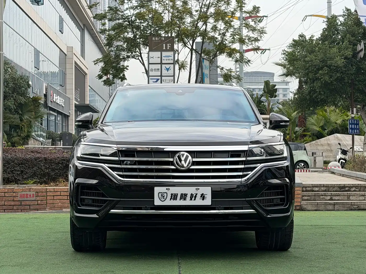 VOLKSWAGEN TOUAREG