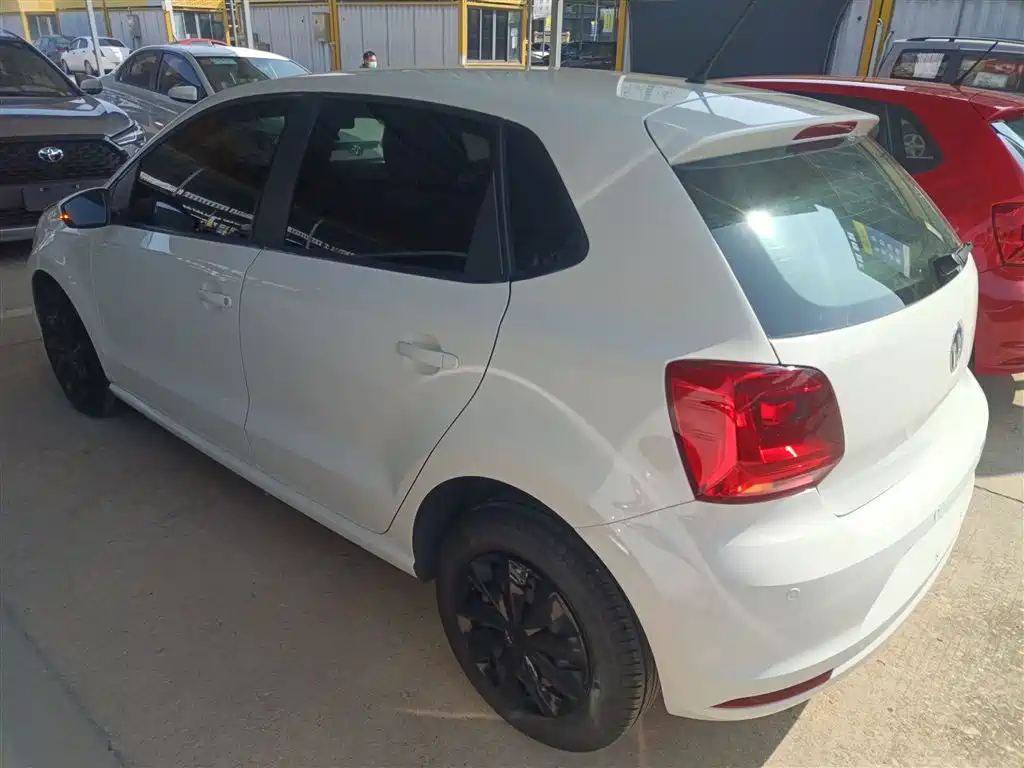 Volkswagen Polo 2018 1.5L Auto Safe Drive фото 5