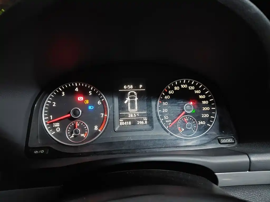 صورة 7 - Volkswagen Touran