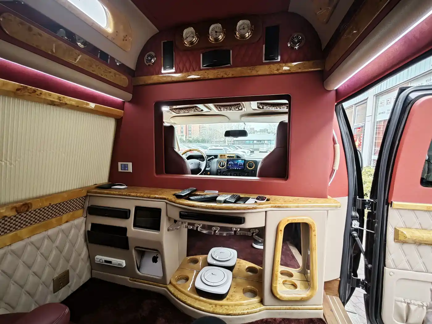 Ford E350 2016 2011 5.4L Platinum Edition