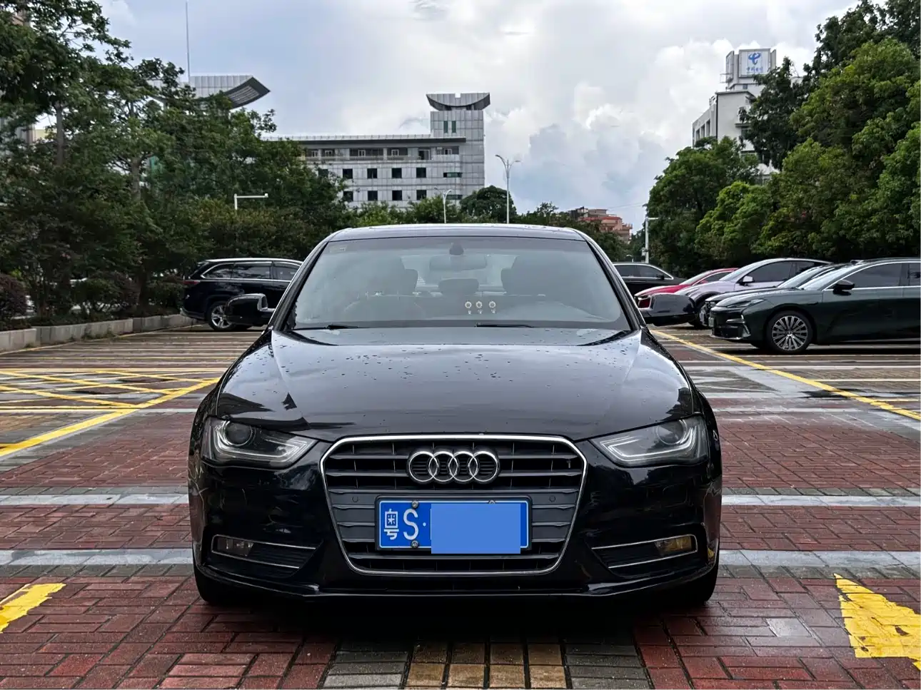 Фото 1 - Audi A4L