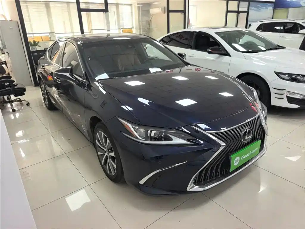 Lexus ES 2020 200 Excellence фото 22