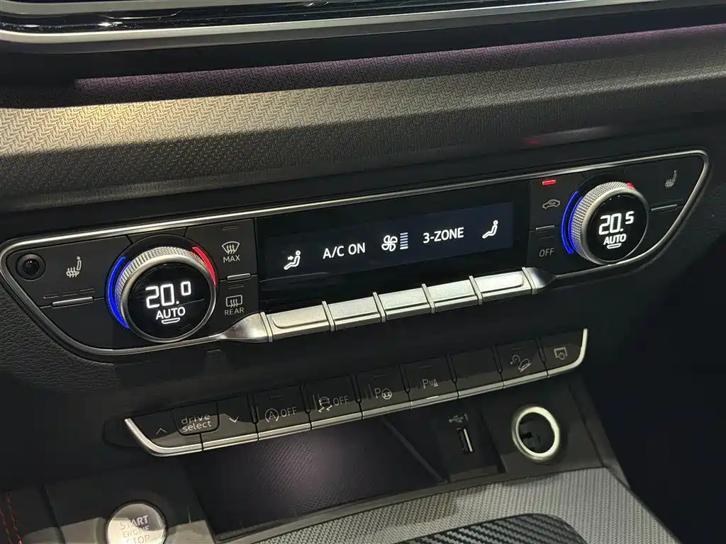 Audi Q5L Sportback 2022 40 TFSI RS Kit Speed Edition фото 18