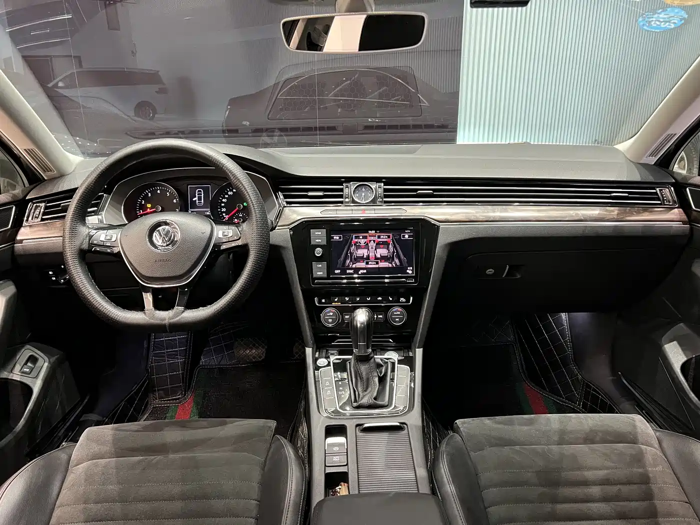 Volkswagen Magotan 2017 330TSI DSG Luxury фото 6