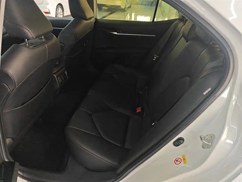 Toyota Camry 2018 2.5G Luxury Edition фото 17