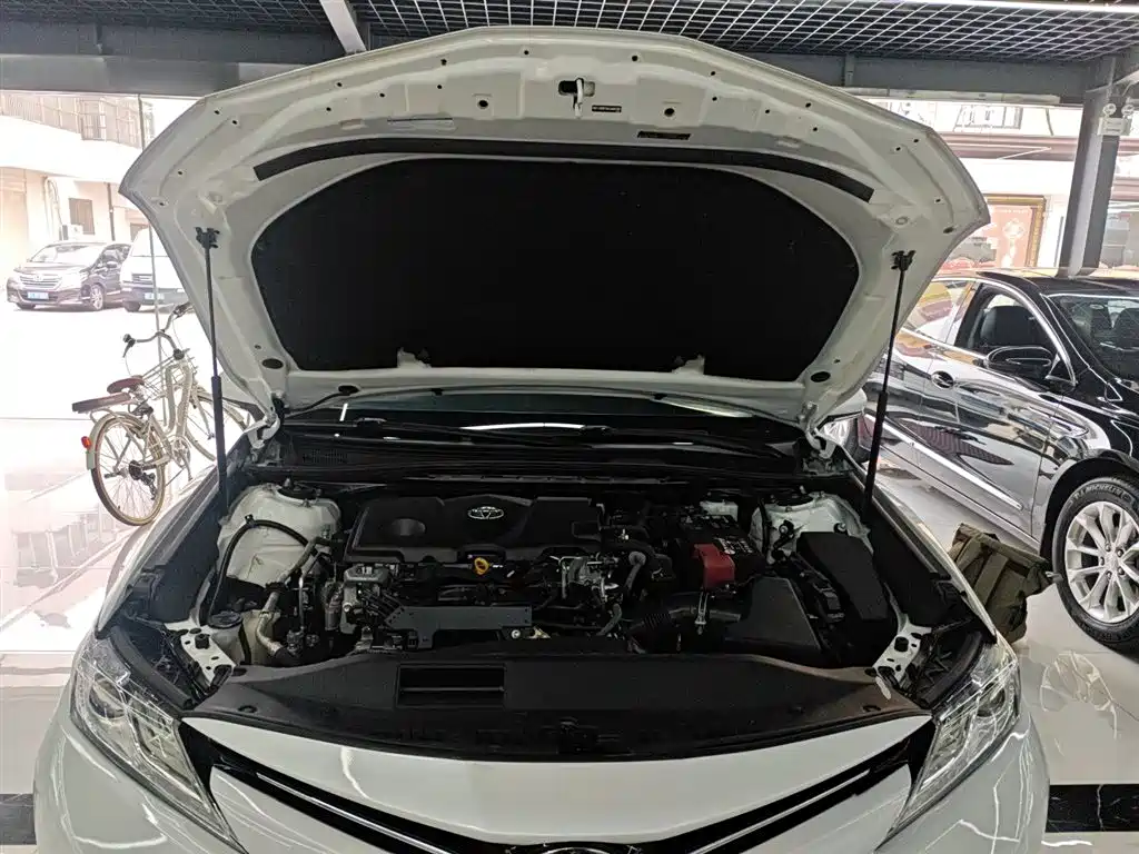 Toyota Camry 2018 2.5G Luxury Edition фото 20