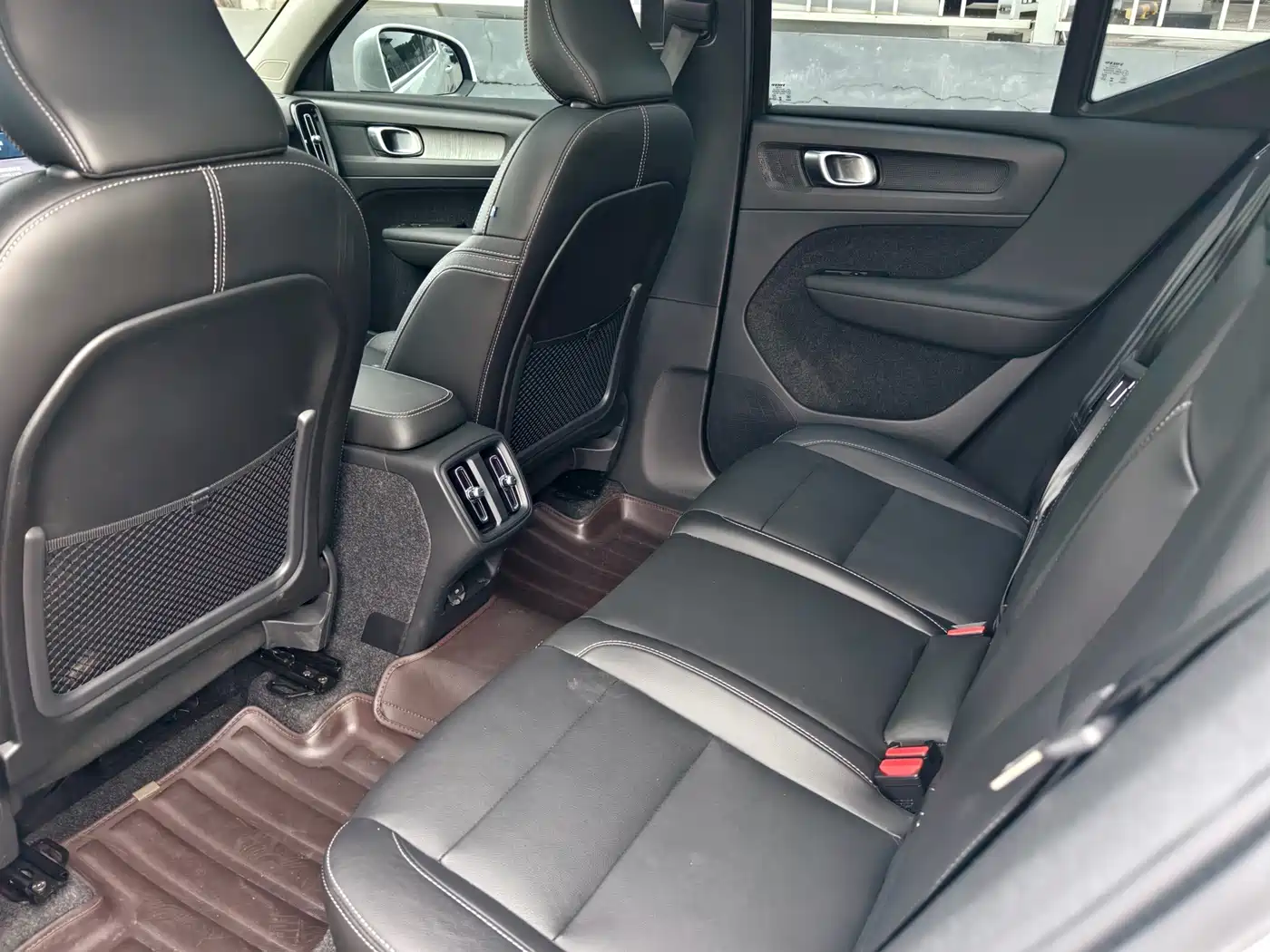 Volvo XC40 2024 2025 B4 AWD Smart Elite Luxury Edition