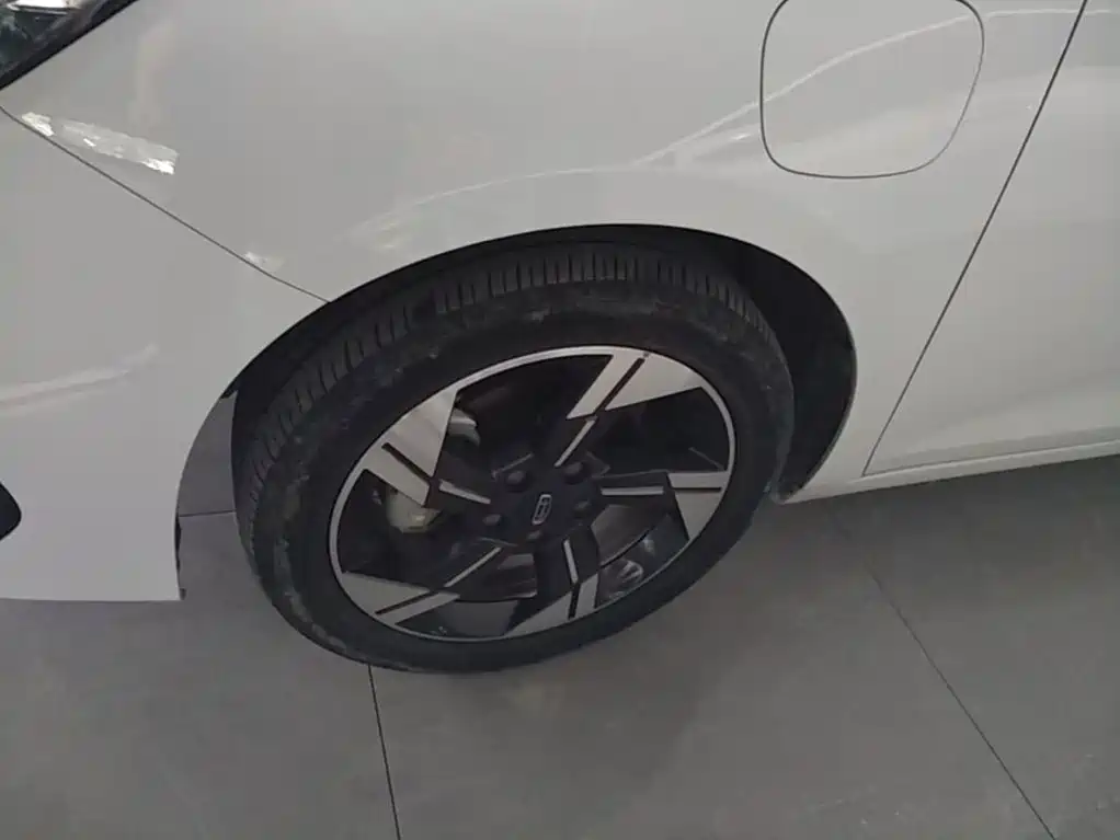 Geely Emgrand L HiP 2023 2022 1.5TD-DHT Pro 100KM Super Swift
