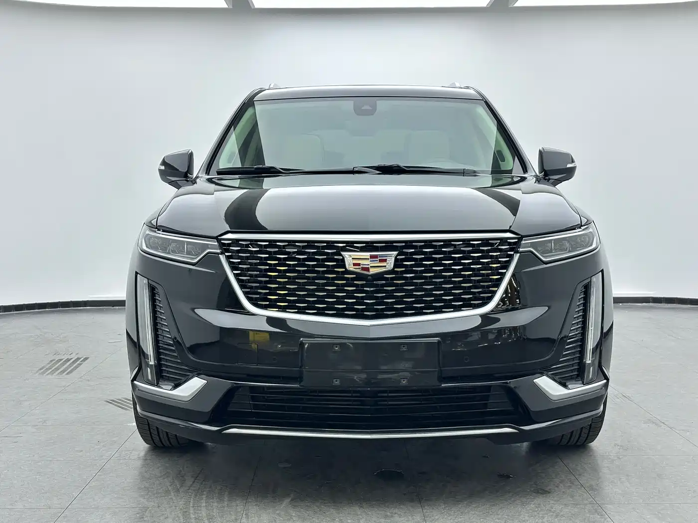 Cadillac XT6 2022 2.0T 6-Seater 4WD Luxury Edition фото 2