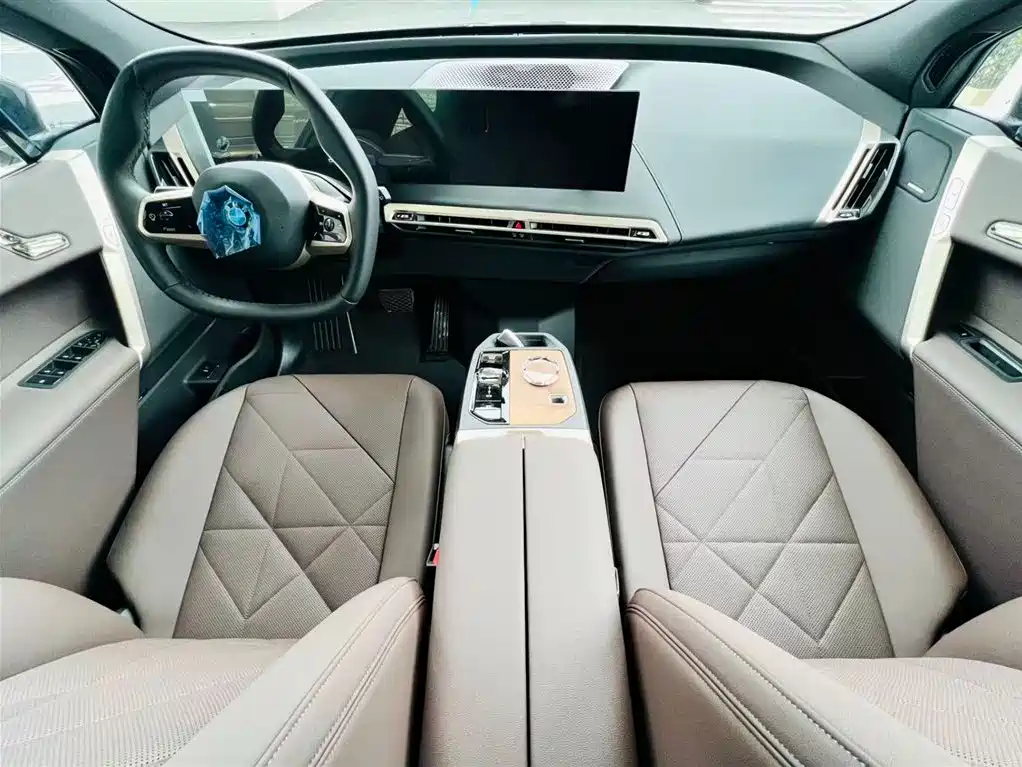 BMW iX 2023 Facelift xDrive40 фото 16