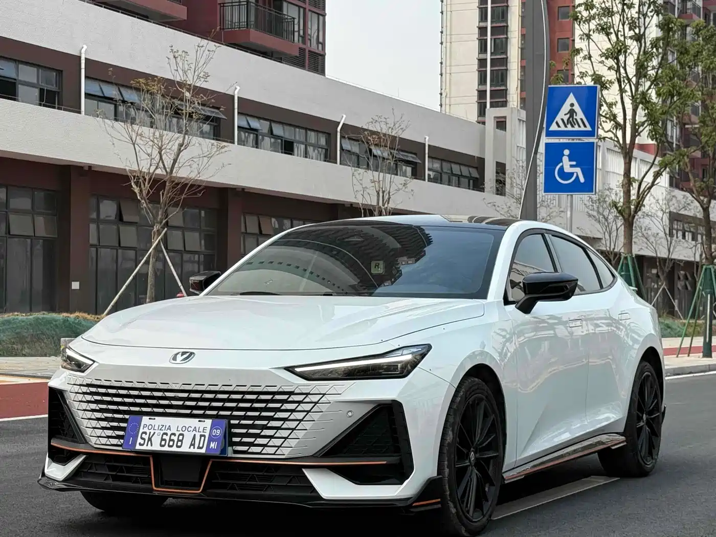 Changan UNI-V 2023 1.5T Luxury Edition