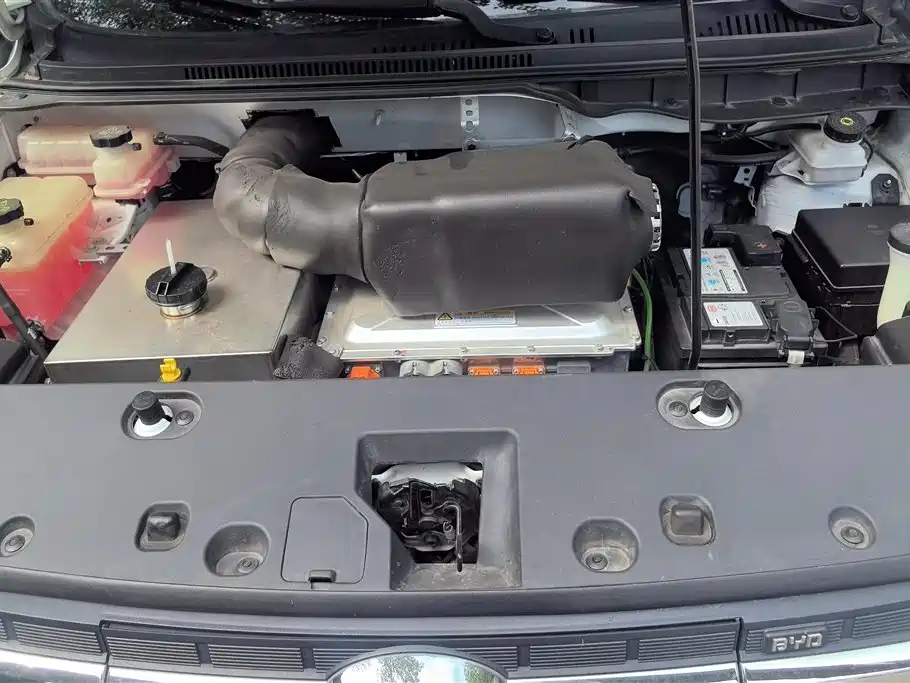 BYD Yuan New Energy 2019 EV360 Smart Connect Edition фото 10