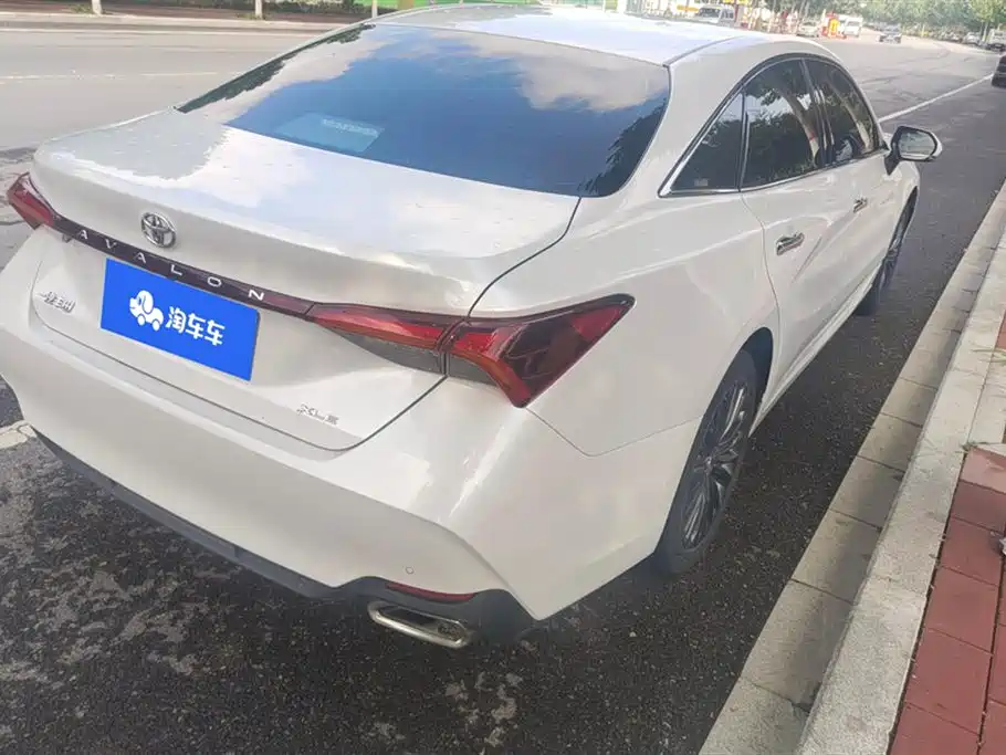 Toyota Avalon 2019 2.0L XLE Premium Edition (China VI) фото 3