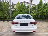 Фото 8 - Roewe i5