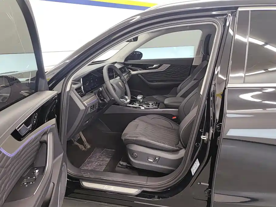 Hongqi HS5 2022 Facelift 2.0T Smart Flag Enjoyment Edition фото 9