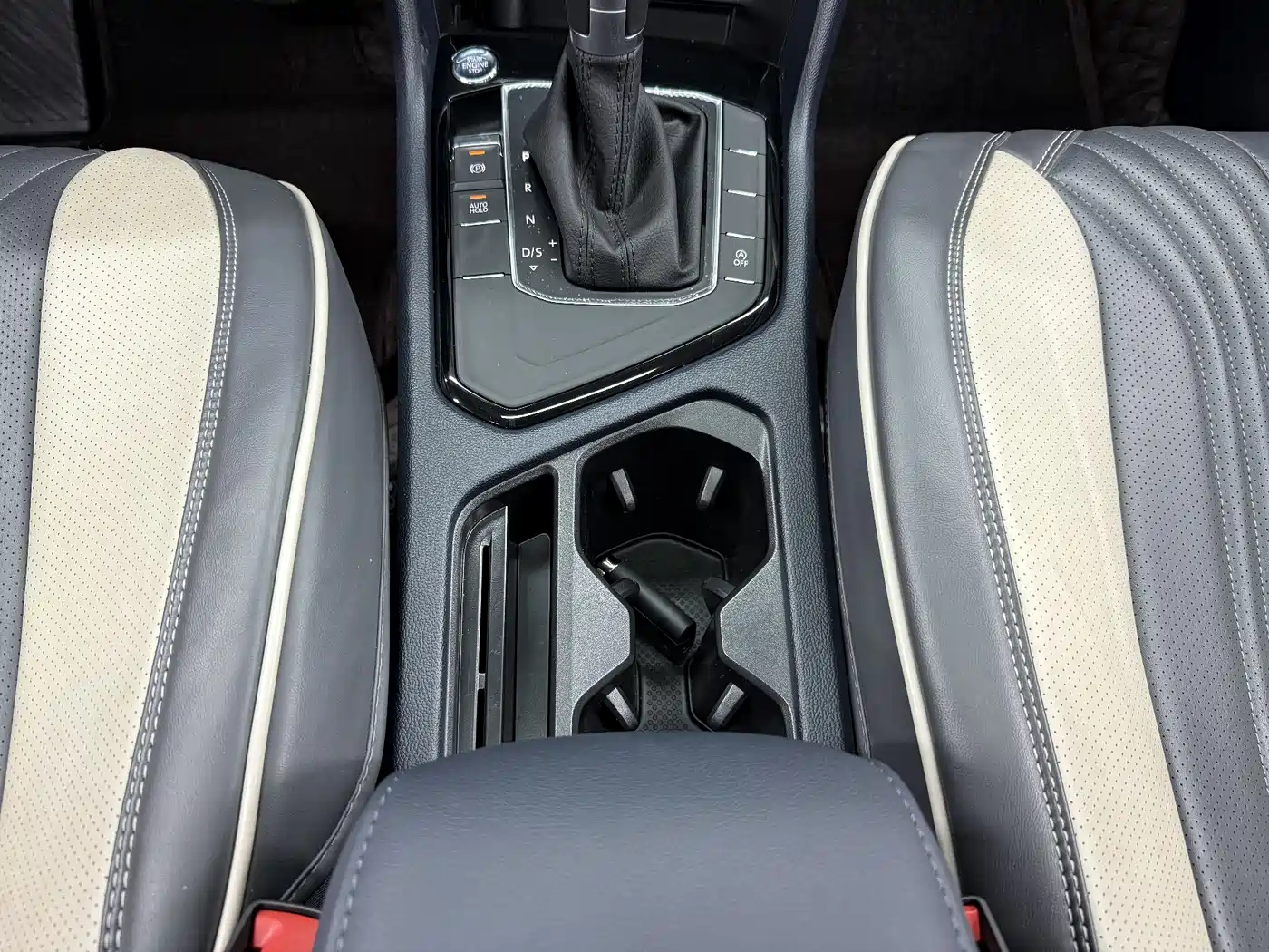 Volkswagen Tharu 2024 300TSI 2WD Bright Moon Edition фото 23