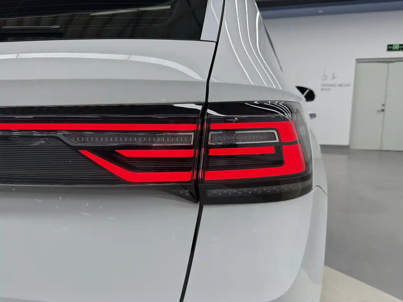 Volkswagen Tharu 2024 300TSI 2WD Bright Moon Edition фото 35