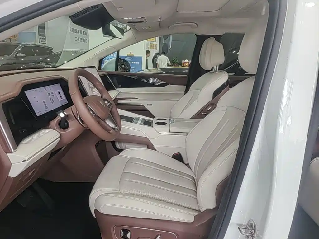 BYD Xia 2025 2025 DM-i 1.5T 180km Surpass Edition