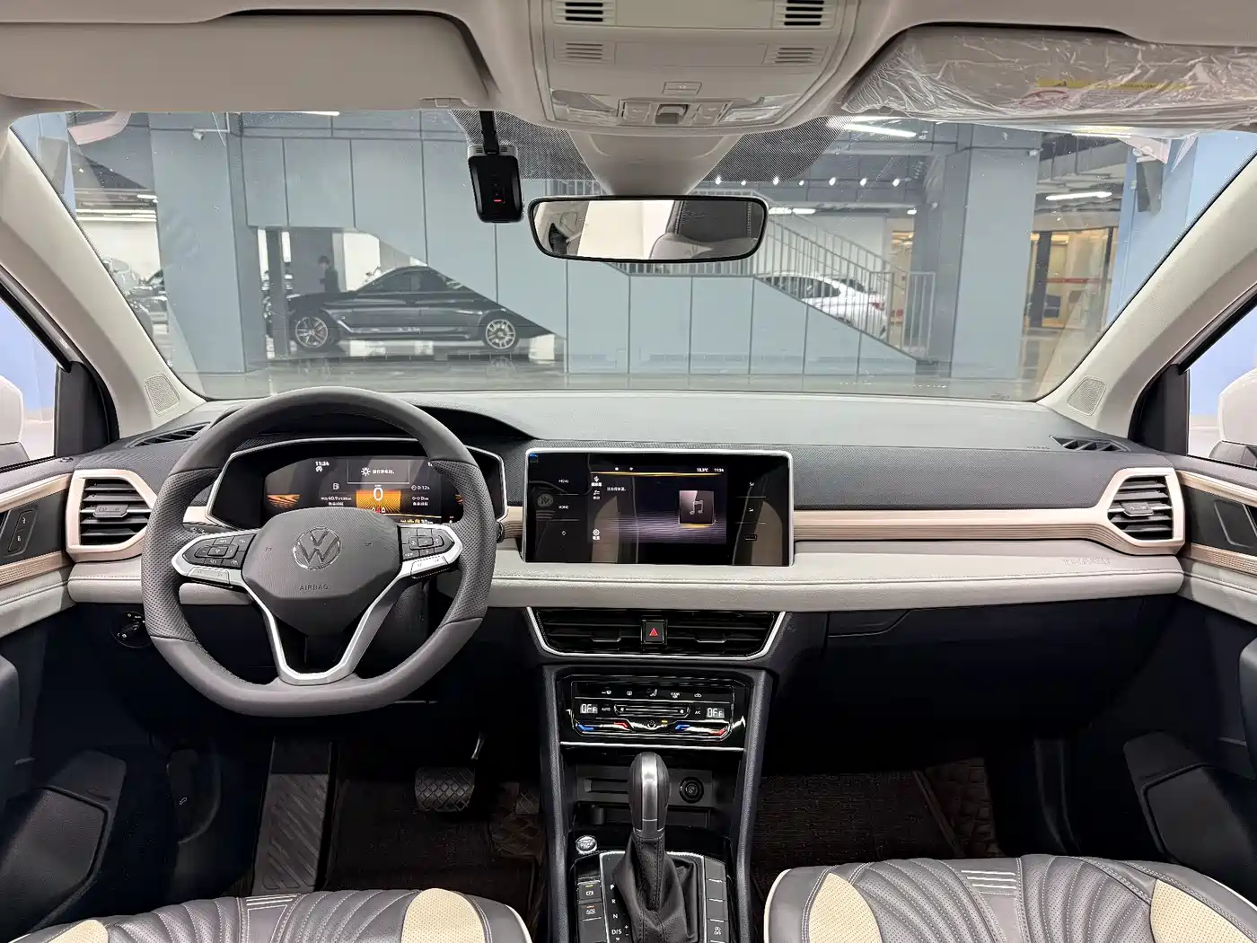 Volkswagen Tharu 2024 300TSI 2WD Bright Moon Edition фото 16