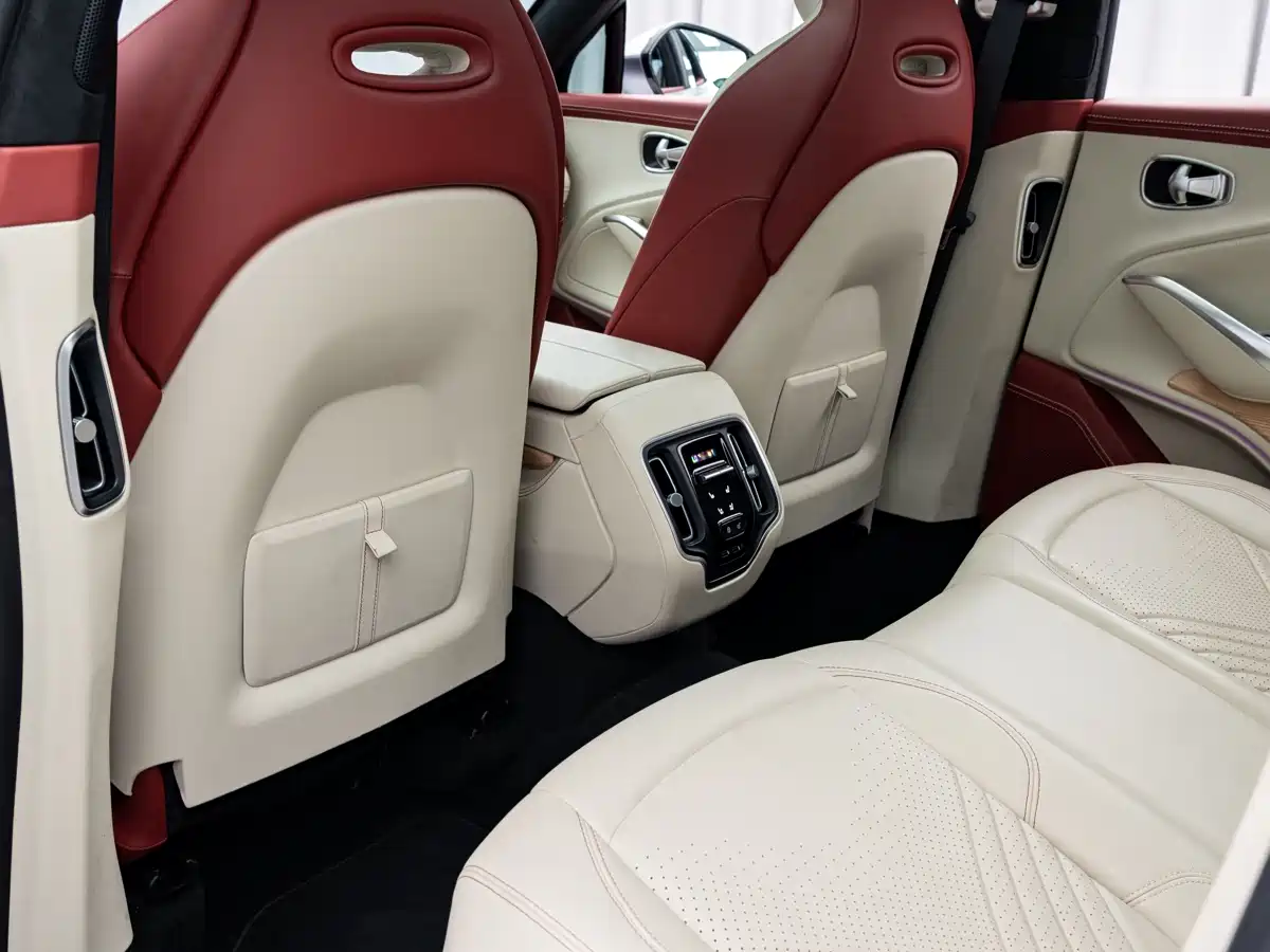 Aston Martin DBX 2022 2022 3.0T STRAIGHT-SIX