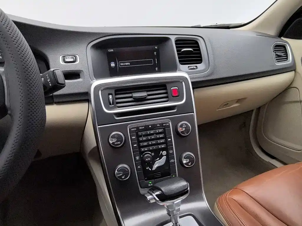 Volvo S60 (Import) 2011 2012 T5 Prestige Edition