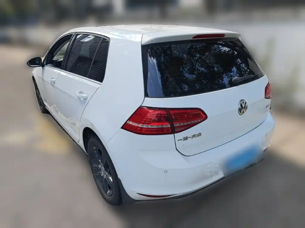 Фото 7 - Volkswagen Golf