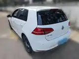 Photo 7 - Volkswagen Golf