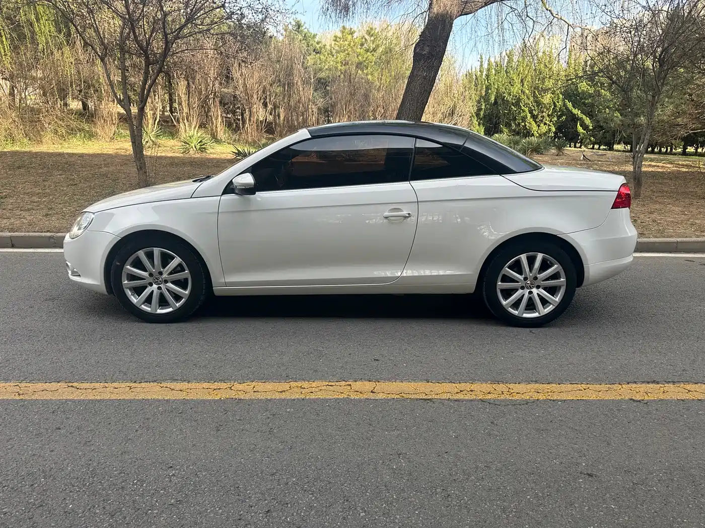 Volkswagen Eos 2010 2.0TSI DSG Moonlight Edition фото 17