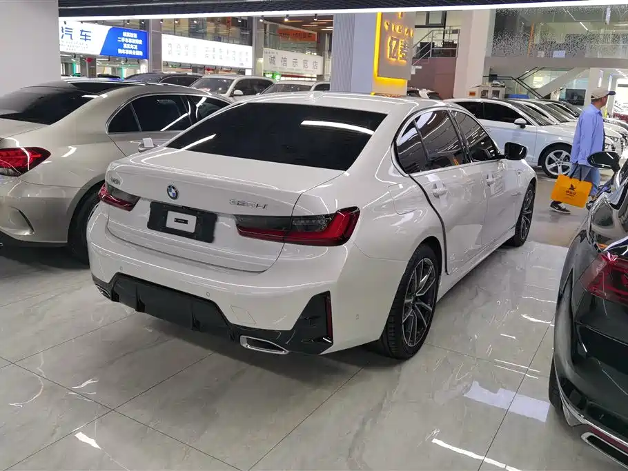 BMW 3 Series 2025 325Li M Sport Package фото 3
