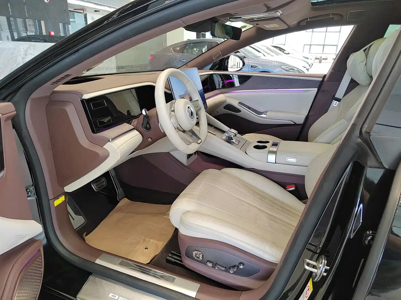 Denza Z9GT 2024 1100 AWD Ultra Edition фото 8