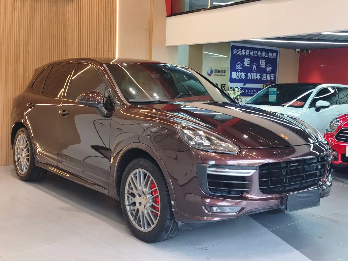 Porsche Cayenne 2016 Cayenne Platinum Edition 3.0T фото 3