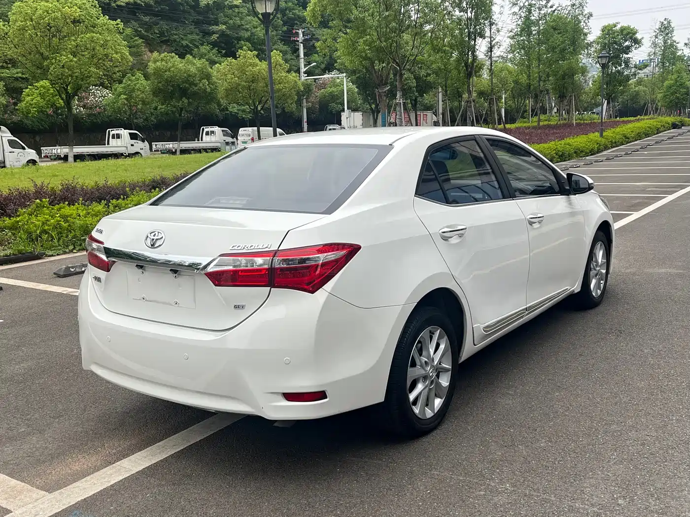 Toyota Corolla 2014 1.6L CVT GL-i Leather Edition фото 6
