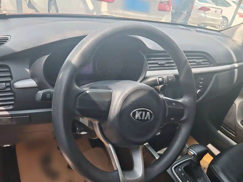 Kia K2 2018 2017 Sedan 1.4L AT GLS