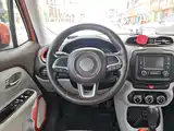 Photo 6 - Jeep Renegade