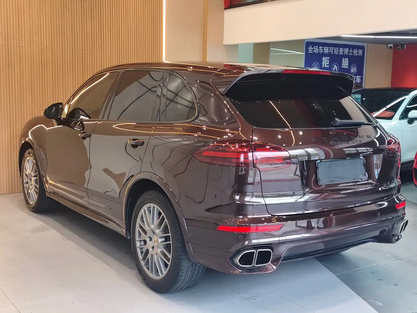 Porsche Cayenne 2016 Cayenne Platinum Edition 3.0T фото 17