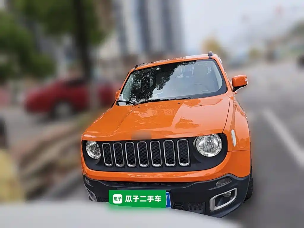 Photo 2 - Jeep Renegade