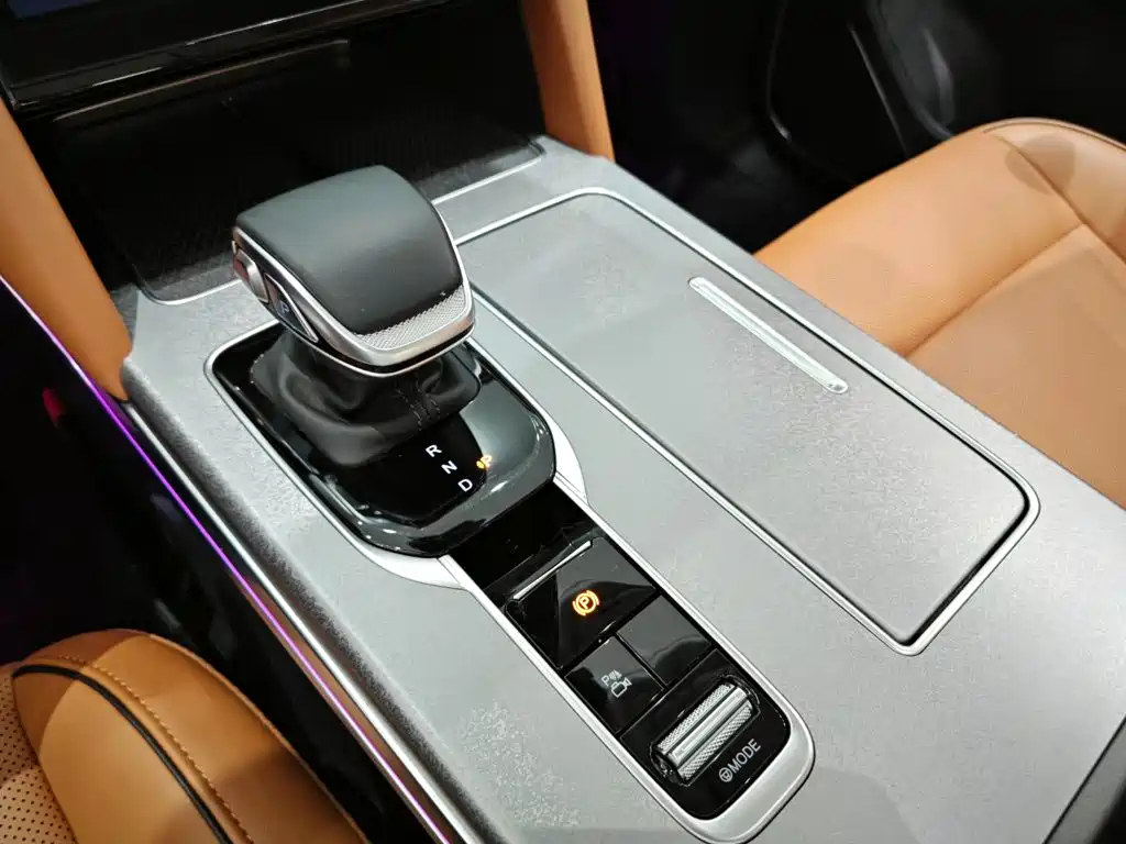 Hongqi HS7 PHEV 2026 2025 Revised Model 2.0T PHEV 4WD 2 Million Units Commemorative Edition 6-Seater