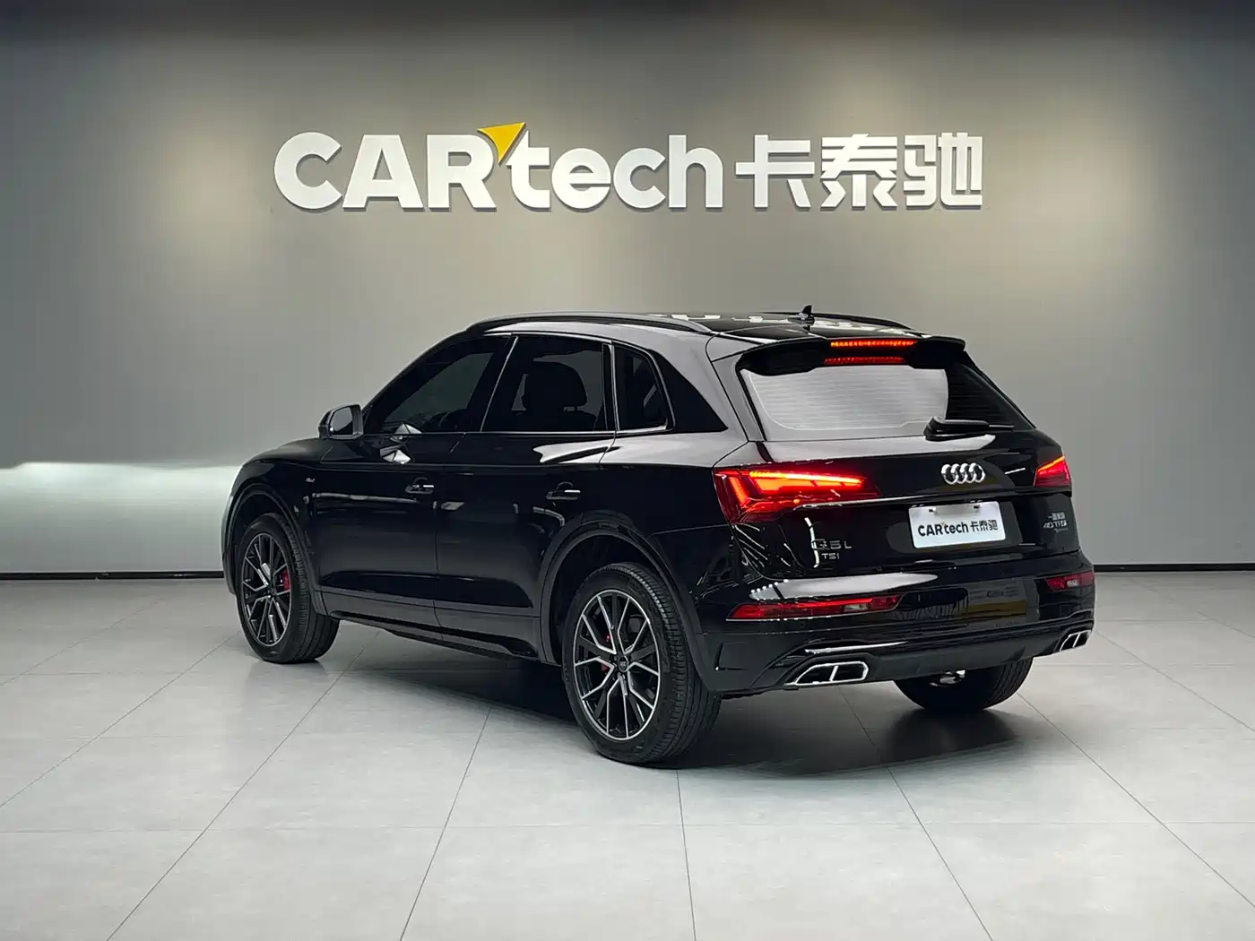 Audi Q5L 2024 Model 40 TFSI Luxury Dynamic фото 6