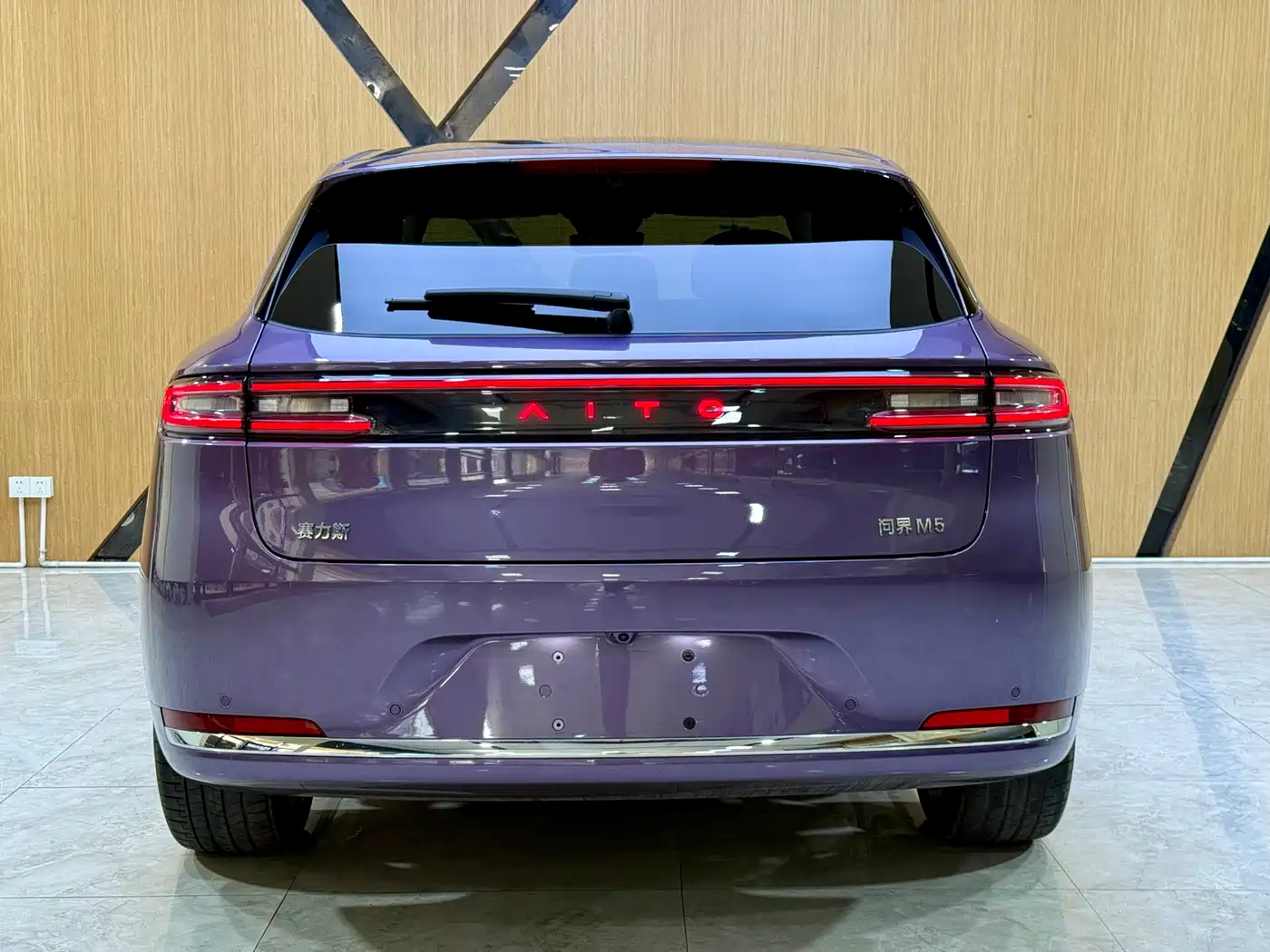 AITO Wenjie AITO M5 2025 Extended Range Ultra AWD фото 17