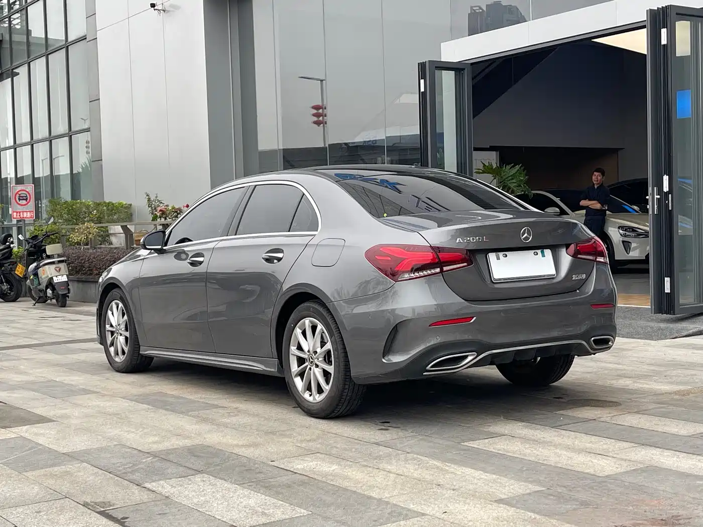 Mercedes-Benz A-Class 2021 A 200 L Sport Sedan Fashion Edition фото 24
