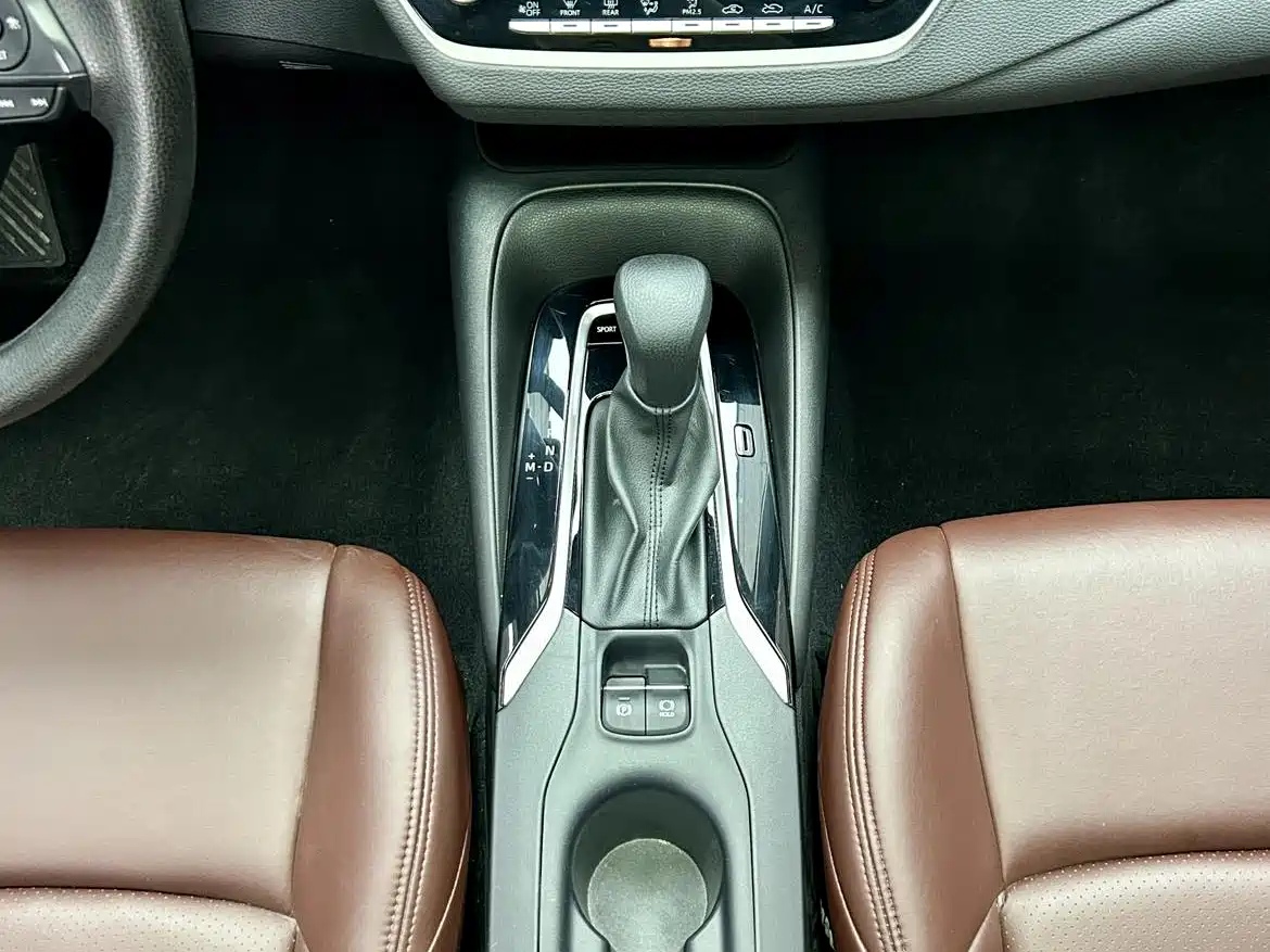 Toyota Levin 2022 185T CVT Luxury Edition фото 19